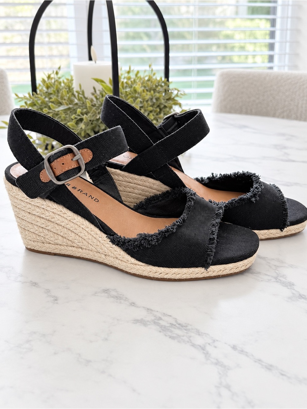 Lucky Brand Black Canvas Espadrille Wedge Sandals Size 7 Frayed Ankle Strap